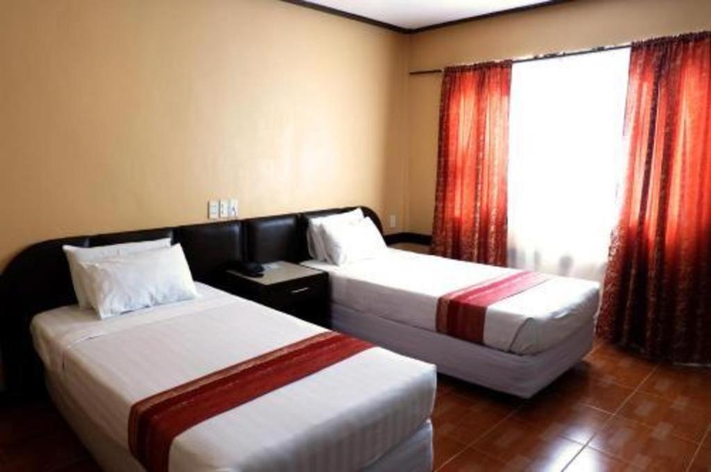 Holiday Spa Hotel Cebu Exterior foto