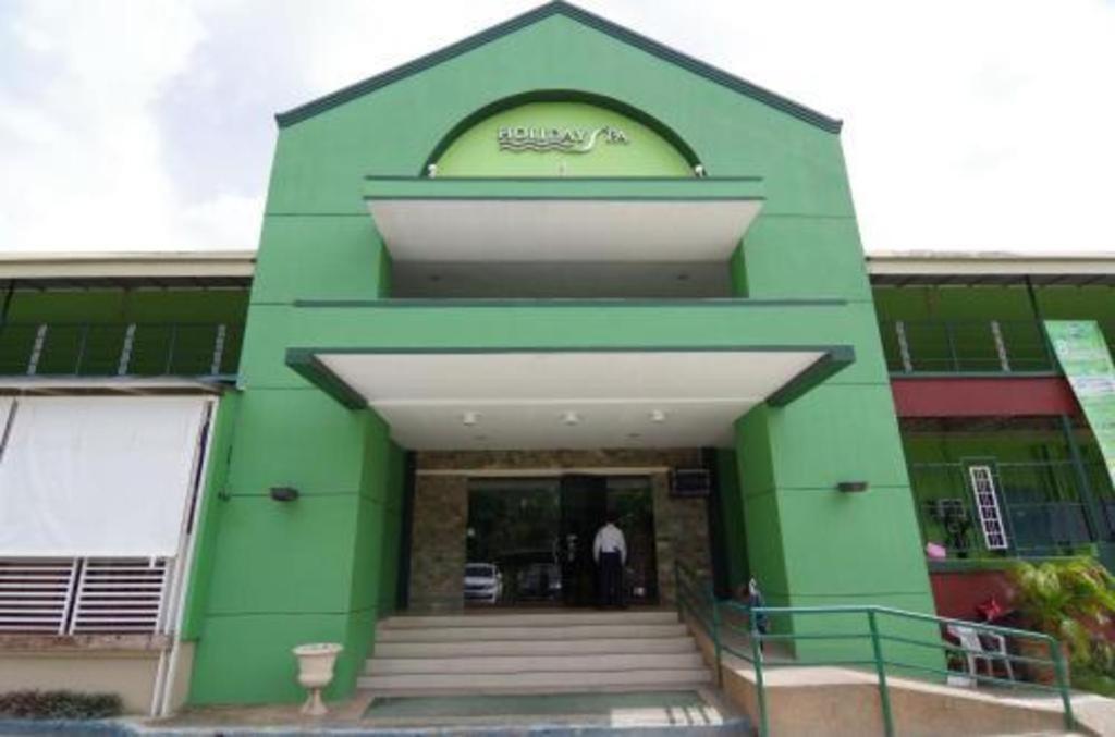 Holiday Spa Hotel Cebu Exterior foto