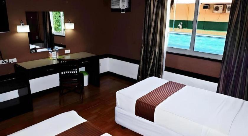 Holiday Spa Hotel Cebu Exterior foto